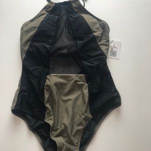 NWT Cupshe swimsuit